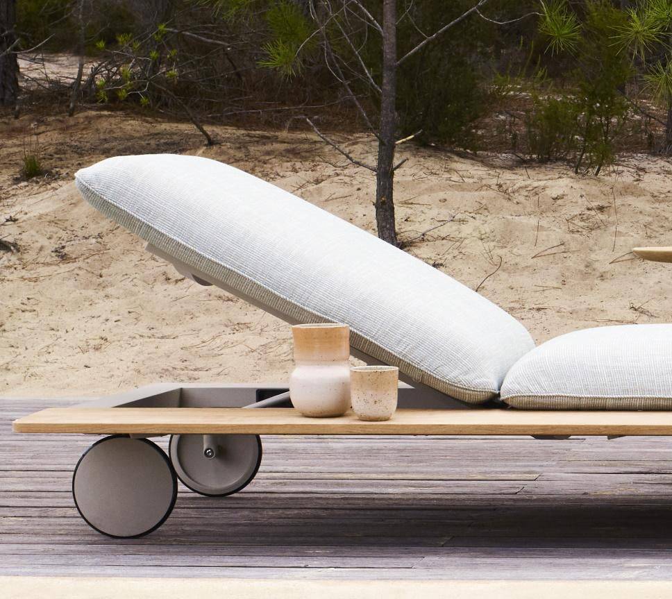 Senja lounger - 00-White/ powdercoated aluminium / Cat. D natté silvergrey