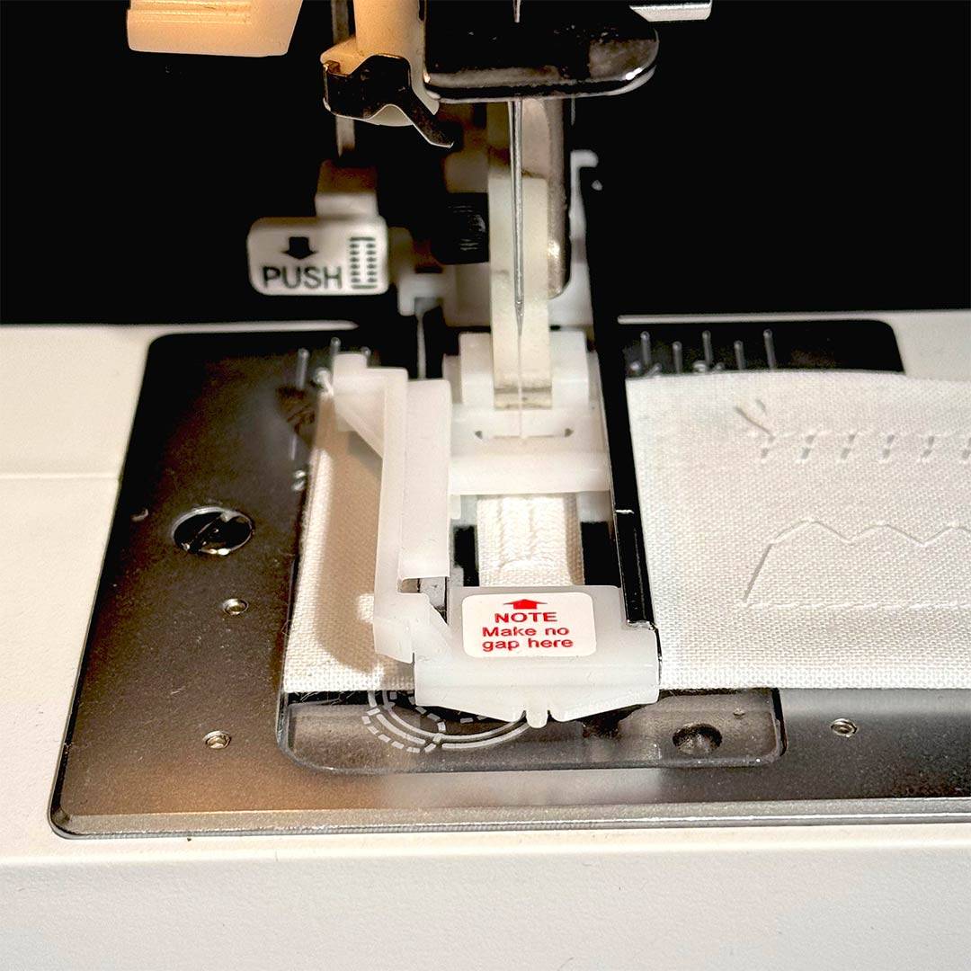 Knapphålsfot Husqvarna Emerald 183/203