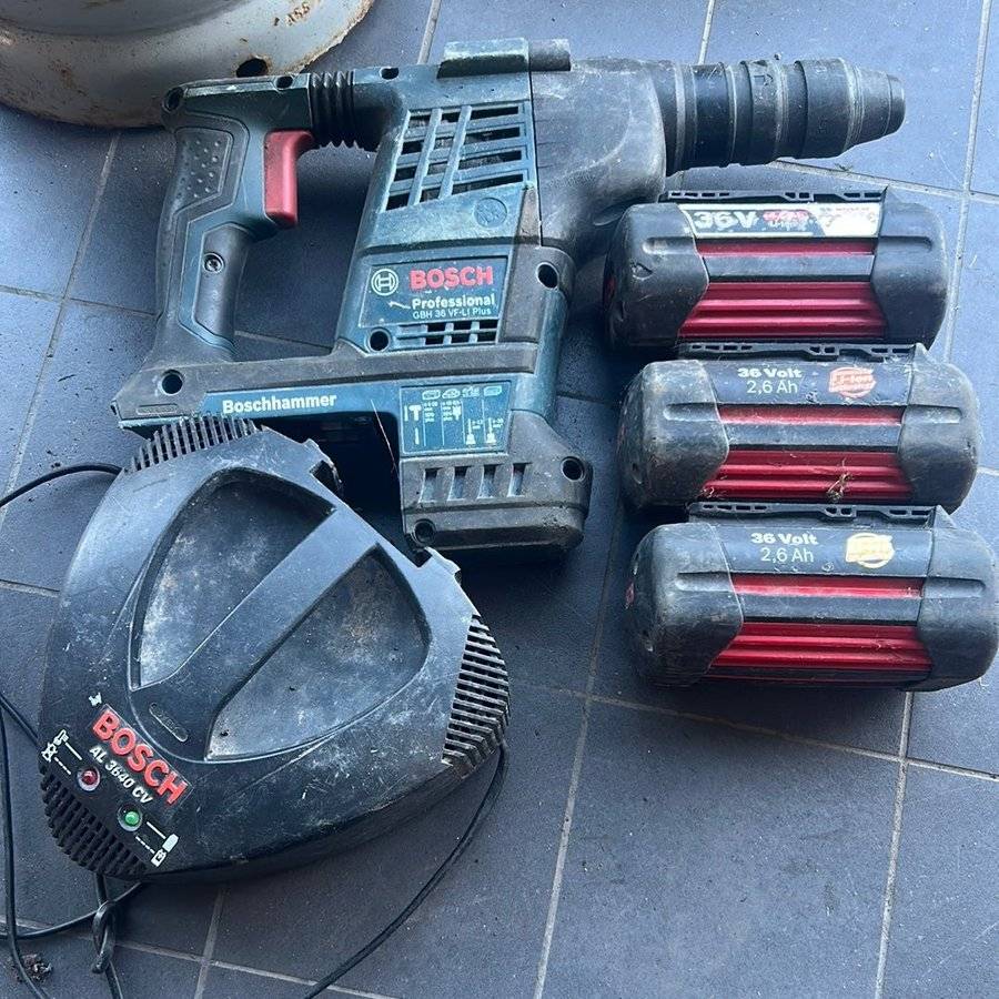 Boschhammare GBH 36 VF-LI Plus med laddare och batterier
