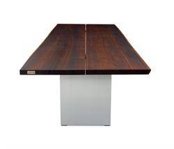 dk3 TREE TABLE Eg, overfladebehandlet med olie-100 x 240 cm og 2-delt-72 cm med vange i sortlakeret stål.