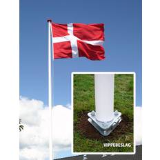 Flagstang med vippebeslag inkl. vimpel og dannebrogsflag 8 meter: Parcelhuse og er den mest anvendte i Danmark