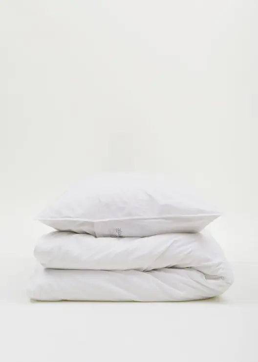 Aiayu Duvet Set and Pillow Case | White 140 x 200 cm. | Sengetøj