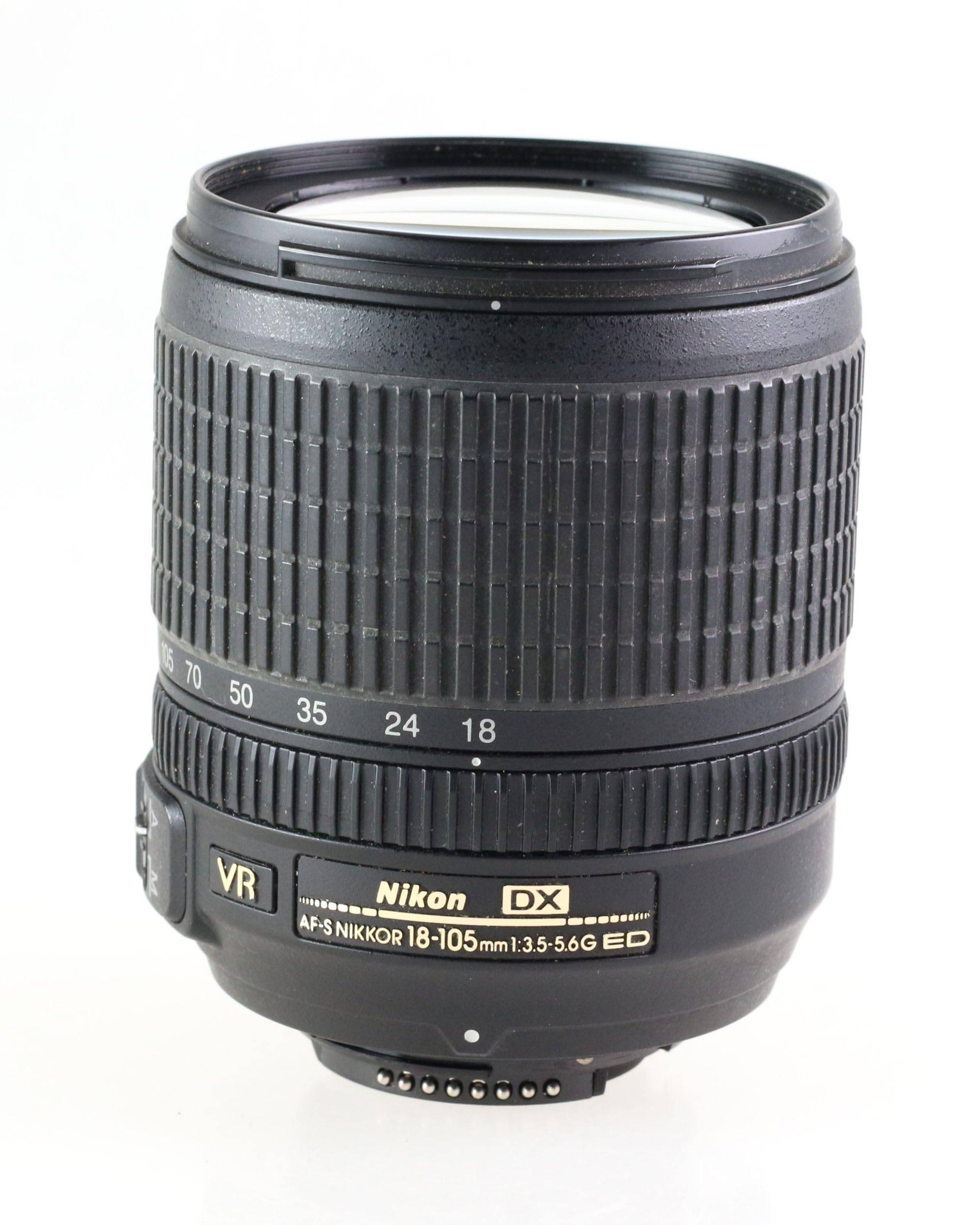 Nikon AF-S DX NIKKOR 18-105mm f/3.5-5.6G ED VR Standard Zoom Lens for DX-Format DSLR svart