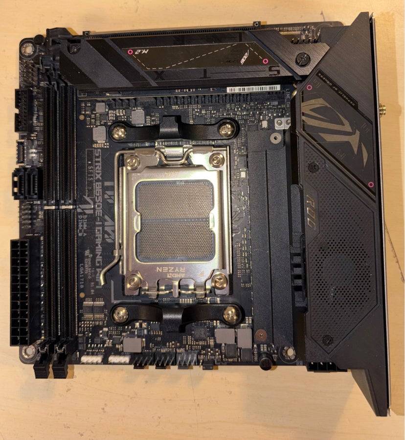 Asus ROG Strix B650E-I Gaming WiFi – Defekt