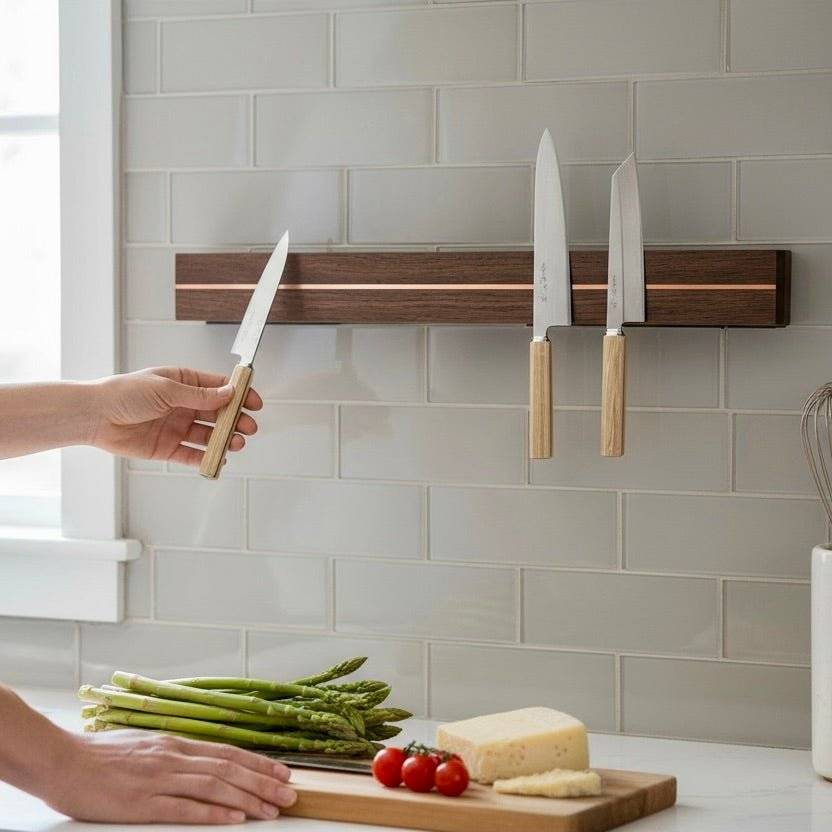 Split – narrow magnetic knife rail with metal detail in several sizes and wood types - Smoked oak / 4.5 cm - brass / 60cm