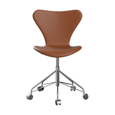 Fritz Hansen Sjuan 3117 helklädd kontorsstol mjuka hjul Essential walnut leather-chrome