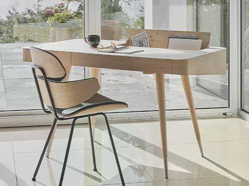 AK 1330 skrivebord - Naver Collection