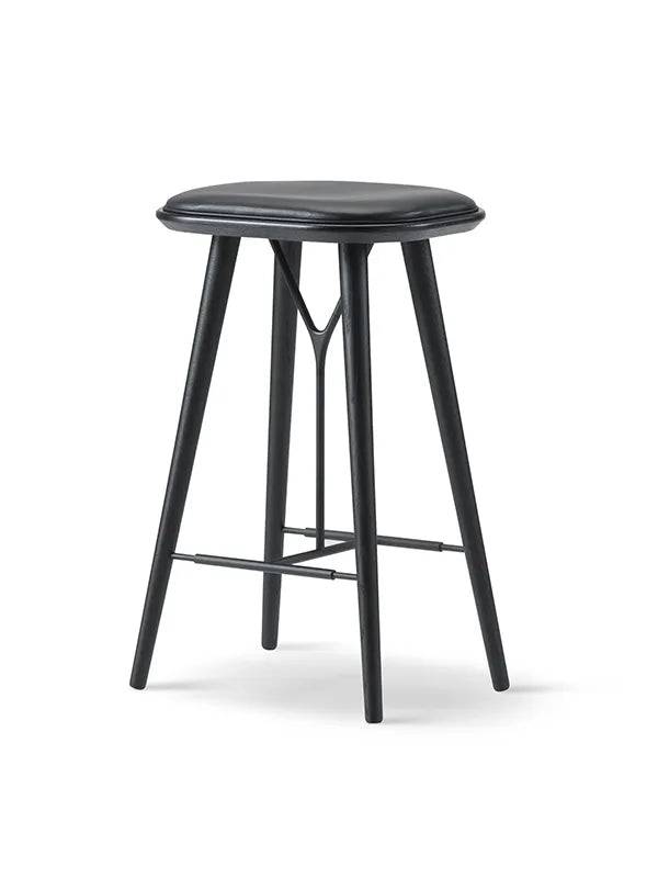 Spine Stool fra Fredericia Furniture Stofgruppe 3 / Eg lak - Jacobsen Plus