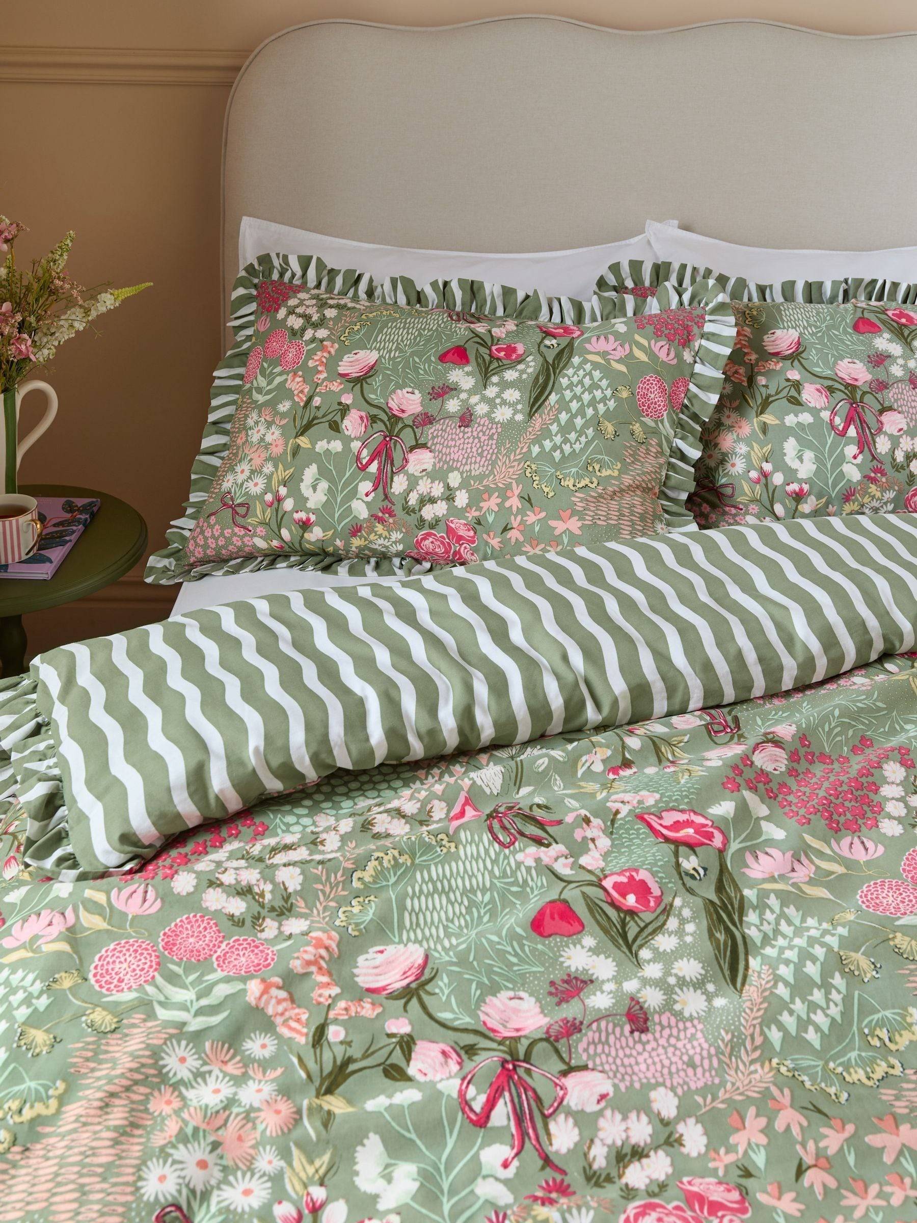 Furn Furn Green Gardenia Ruffle Reversible Duvet Cover and Pillowcase Set