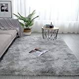 Pauwers lurvig matta i silkeslen plysch är en slät och modern pälsmatta för inomhusbruk, som är fluffig och halkfri, lekmatta för sovrum, vardagsrum och som golvmatta (ljusgrå, 120 x 160 cm)