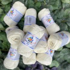 Mayflower Junior garnpakke 10 ngl I garnpakken får du 10 nøgler af den meget populære Mayflower JUNIOR Cotton 1401..