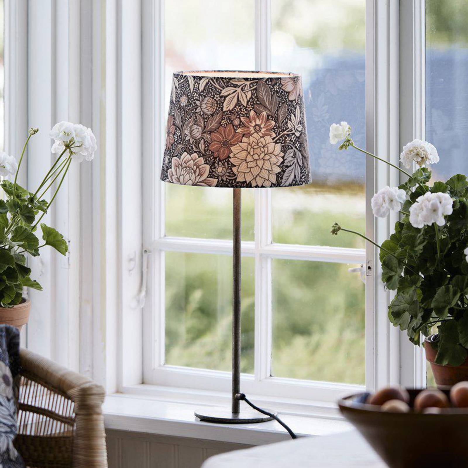 PR Home Bordslampa Base Dahlia, Brun / rost, Vardagsrum / matsal, Metall, Bordslampa