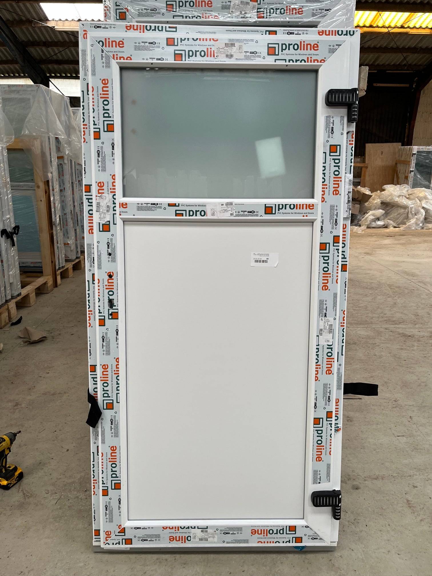 Udhusdør i plast med 1/3 råglas - 95 x 210 cm - Højre Ud