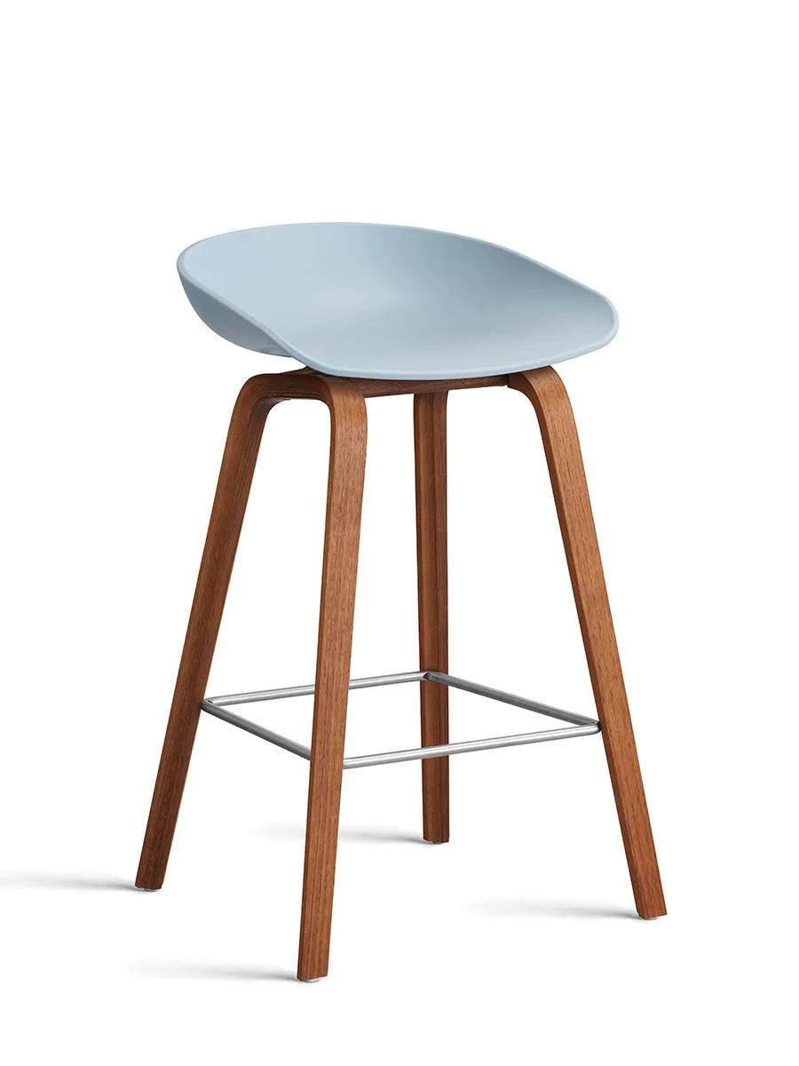 About a Stool AAS32 fra Hay Lav - B 50 x D 43 x H 64-75 cm / Slate Blue / Lakeret valnød - Jacobsen Plus