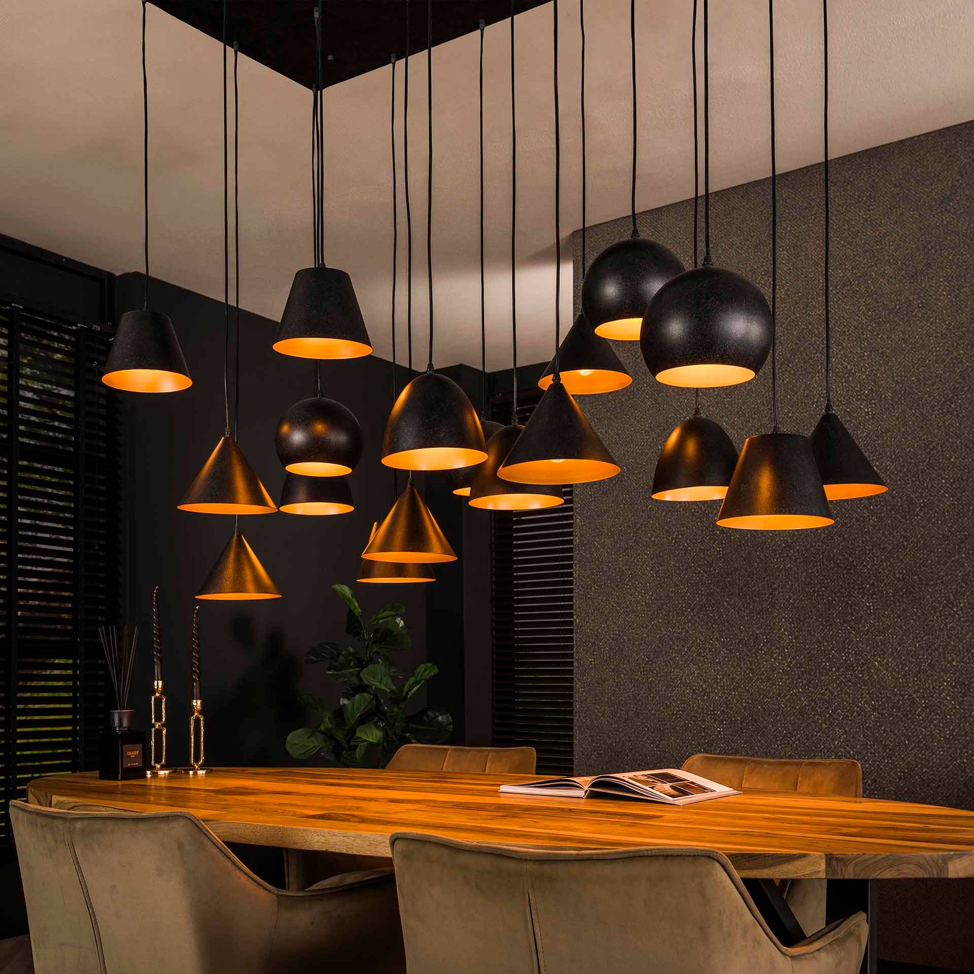 Many -Loftlampe med 18 skærme i sort metal Levering med pære(r)