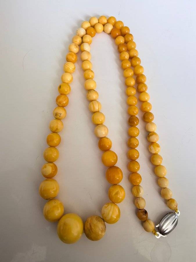 Antik halsband i äkta naturlig bärnsten