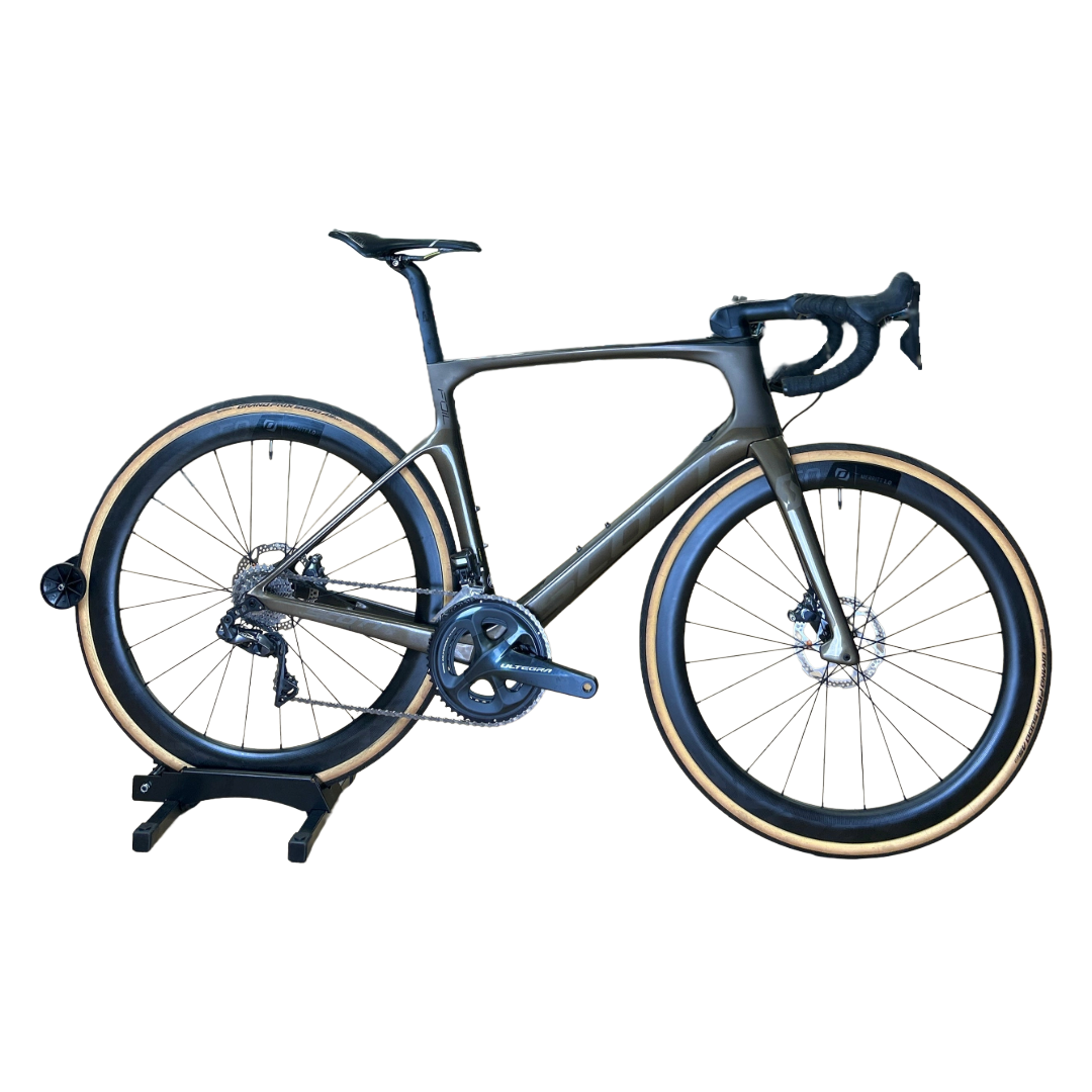 Scott Foil 10 Di2 Carbon - Shimano Ultegra Di2 - Syncross Merritt 1.0 carbon