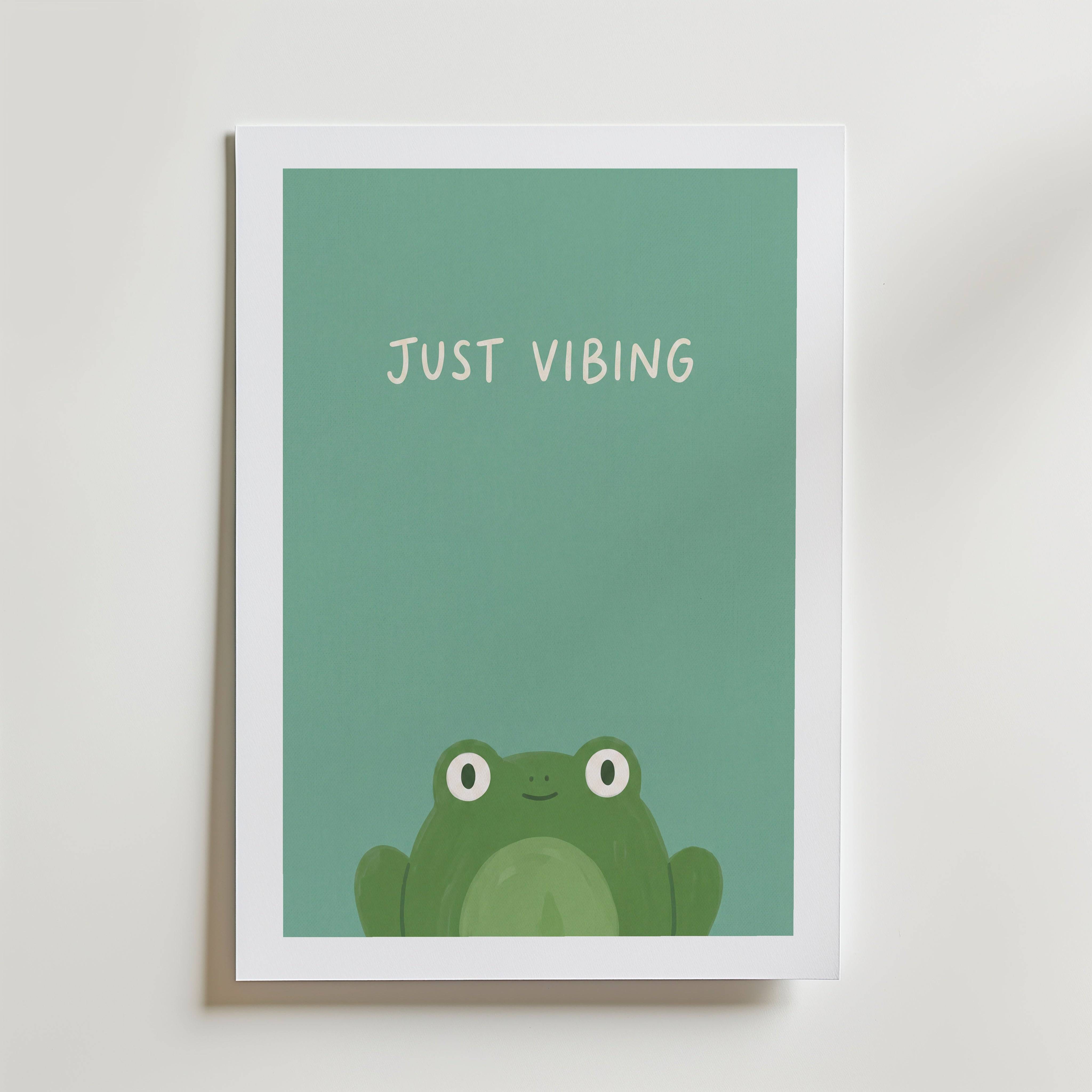 Just Vibing Frog Poster - Fine Art Poster 100x140 cm Med passepartout