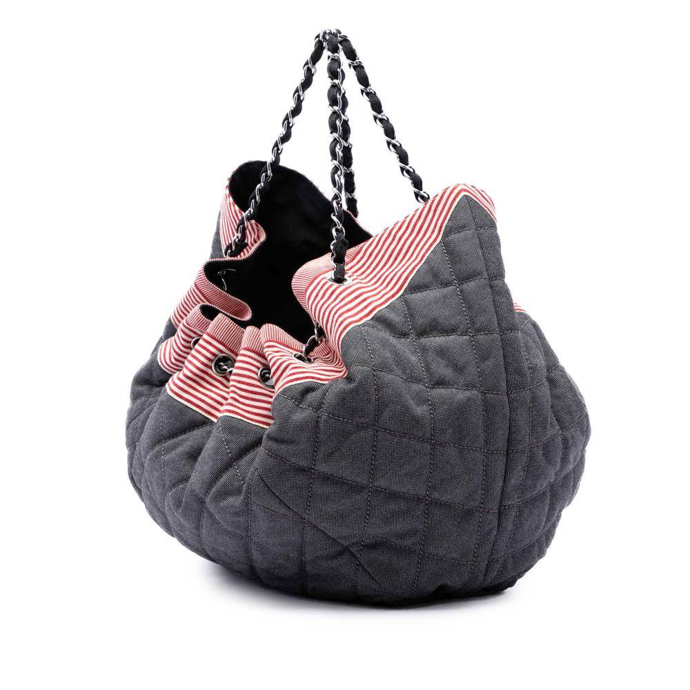 Chanel Vintage Chanel Tote L 40cm x W 32cm x D 11cm - Totebags Denim hos Magasin.