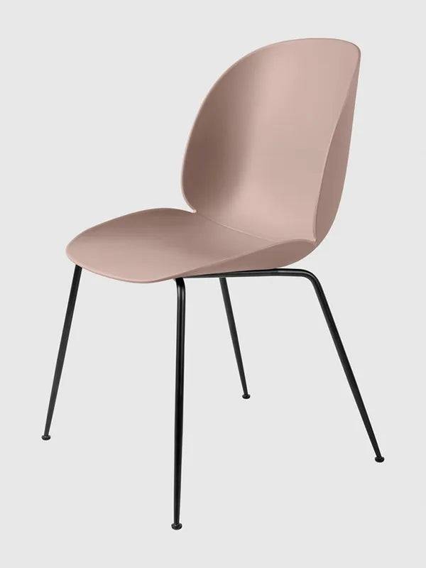 Beetle Chair, upolstret fra GUBI Sweet pink shell / Conic base / Black base - Jacobsen Plus