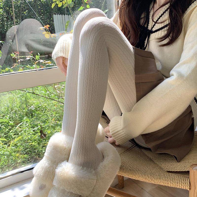 Dammode Off-White Kabelstickade Fleecefodrade Leggings - Förtjockade, Varma, med Fötter för Höst/Vinter. cm