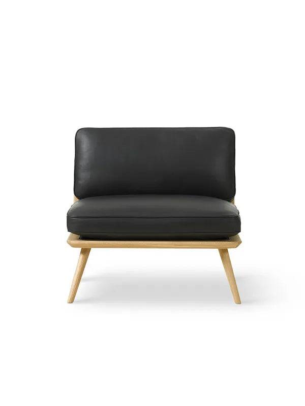 Spine Lounge Chair fra Fredericia Furniture Lædergruppe 5 / Lakeret eg - Jacobsen Plus