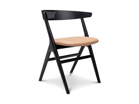 No 9 Chair i eg sort/Ultra Honey - Sibast Furniture