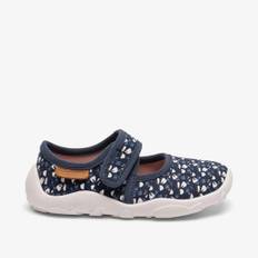 Maddie Sko, Wild Flower Blue, 29