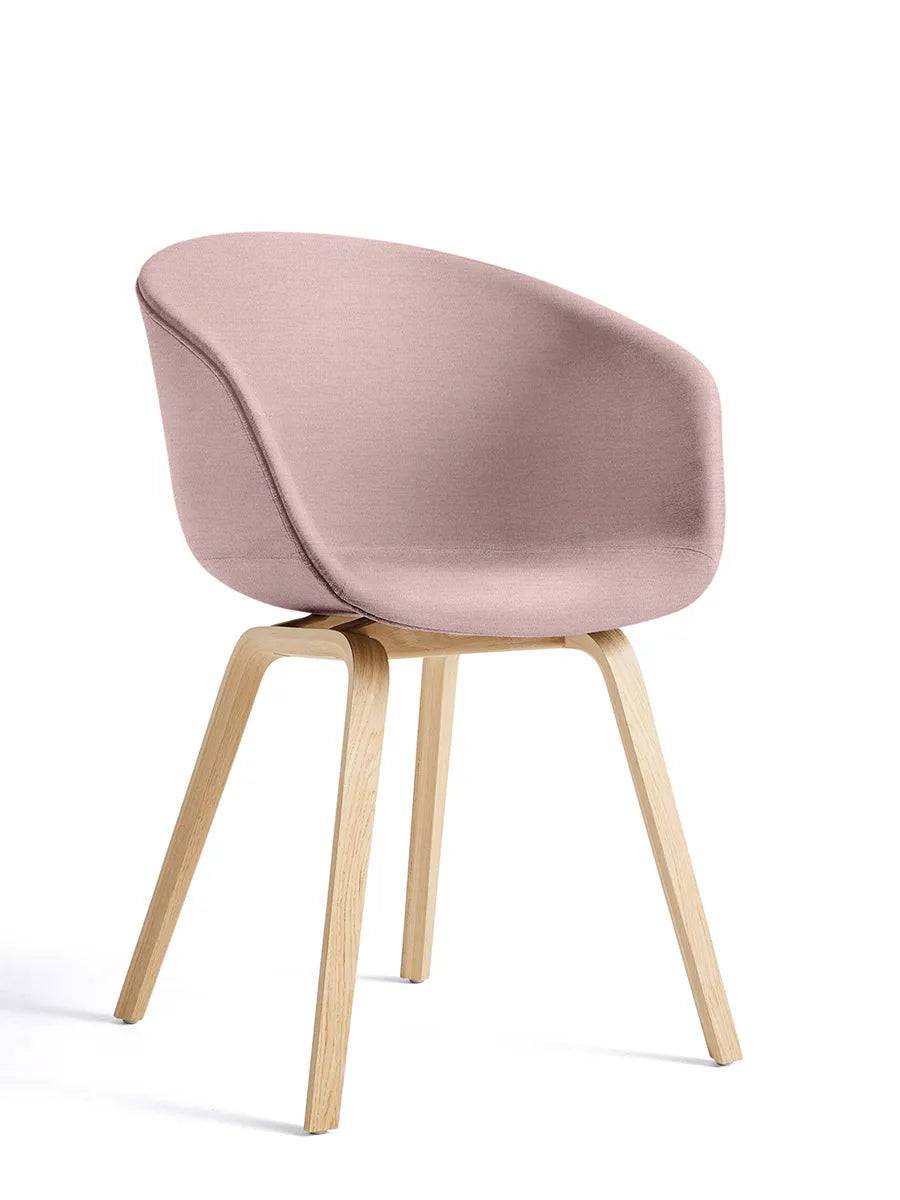 About a Chair AAC23 fra Hay Lola / Sortbejdset eg - Jacobsen Plus