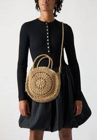 ONLPENELOPE BEACH ROUND CROSSOBODY - Axelremsväska - toasted coconut