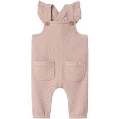 Lil' Atelier Nbfnoella Loose Sweat Overall LIL Str 68 - Cameo Rose Bukser hos Magasin