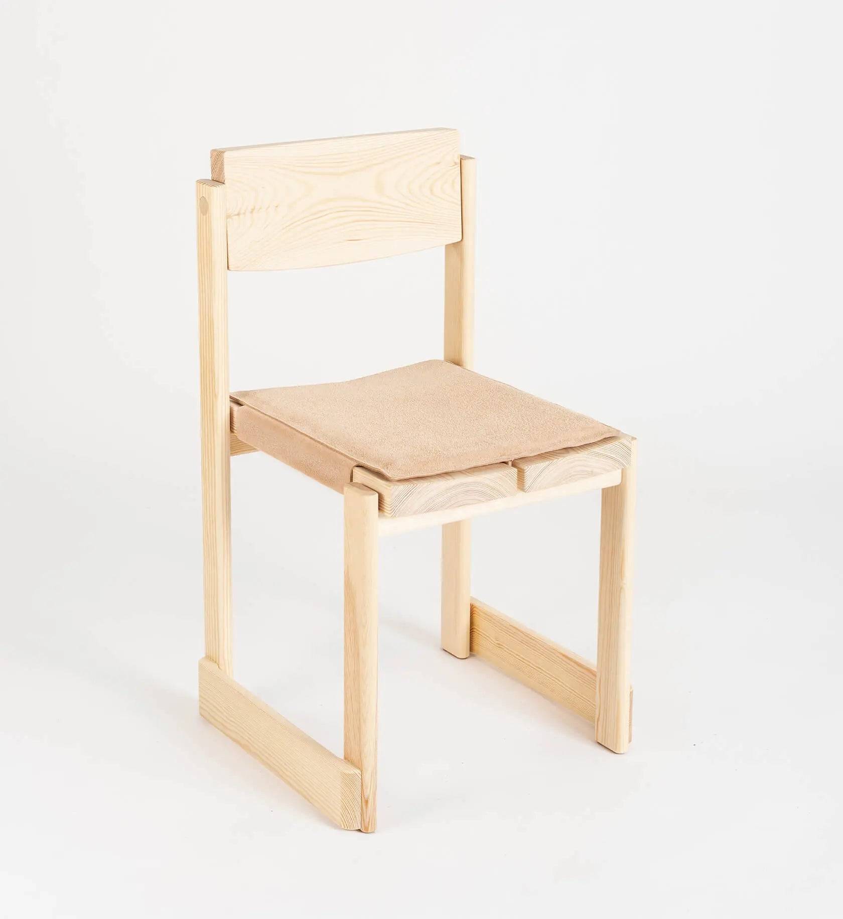 Verk Stol V.AP.01 – The Design Office SIMMER - Behandlet med linolie / Sæde i organisk garvet svensk læder