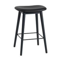 Muuto - Fiber Bar Stool Wood Base 65 cm Refine Leather Black/Black - Barstole og bartaburetter - Iskos-Berlin - Sort - Træ/Syntetisk