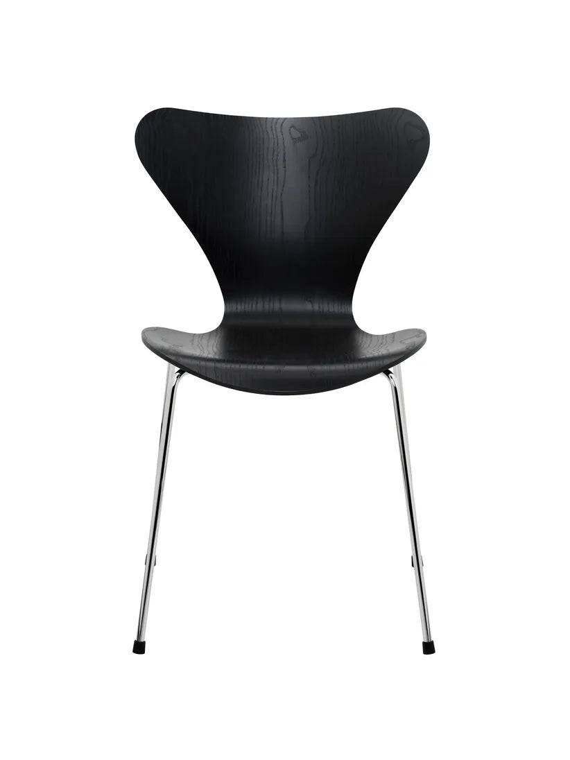 3107 stol i sort ask af Arne Jacobsen - Jacobsen Plus