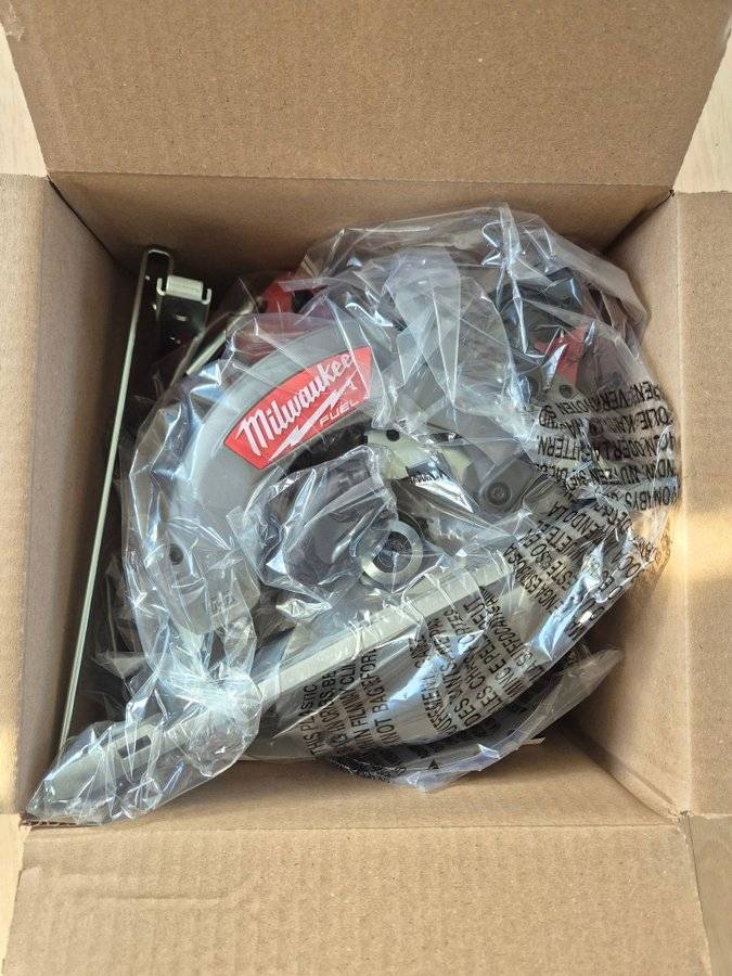 Milwaukee M18 CCS55 FUEL Cirkelsåg