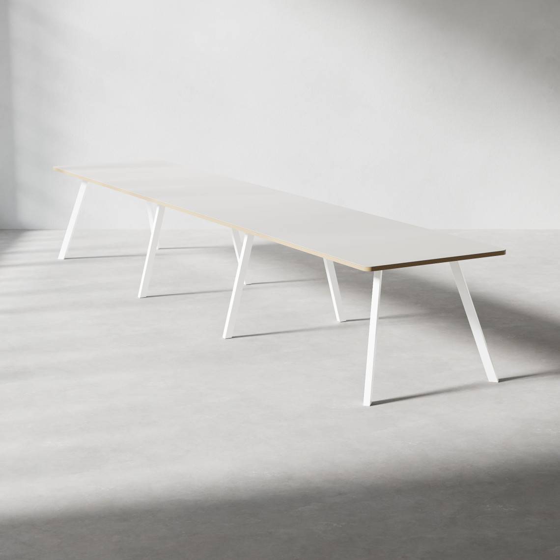Konferensbord Viggo Plus, Höjd 90 cm, Bredd 115 cm, Längd 560 cm, Bordsskiva Mushroom, Underrede Vit