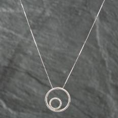 Pre-Owned 9ct White Gold Brilliant Cut Diamond Set Double Circle Pendant & 16-18 Inch Box Chain 41141225
