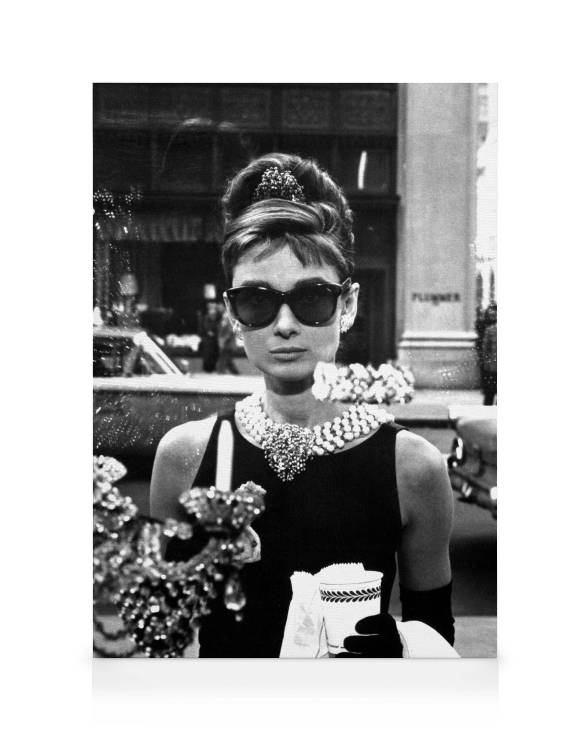Canvastavlor Breakfast at Tiffany ́s Canvastavla (70x100 cm - Svart ram)