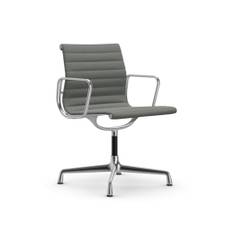 Vitra - Aluminium Chair EA 104 Nero / Ivory 23 - Skrivebordsstole - Charles & Ray Eames - Sort