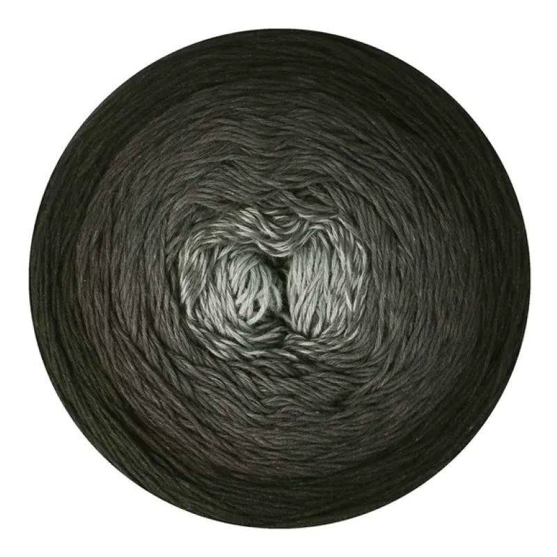 Scheepjes Cotton Whirl 742 Phantom Fog Indhold:100% økologisk bomuld Vægt/længde:226 g = ca 1000 meter Anbefalede pinde:2.50-3.50 mm Strikkefasthed:10 x 10 cm = 25 m x 44 p Vask:Maskinvask op til 30°C.