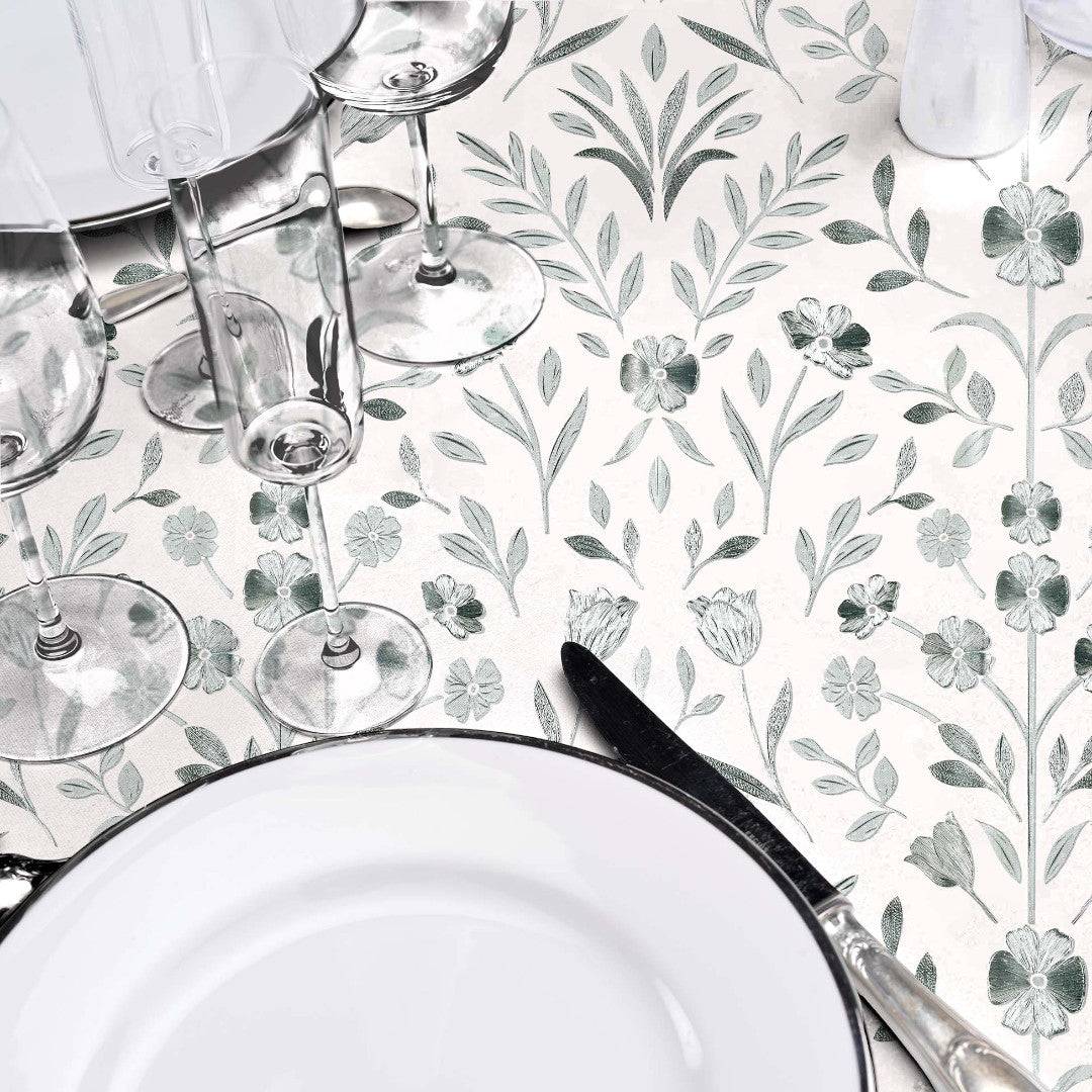 Sølvflor Elegance - Voksdug med prægede sølvblomster, grå bund