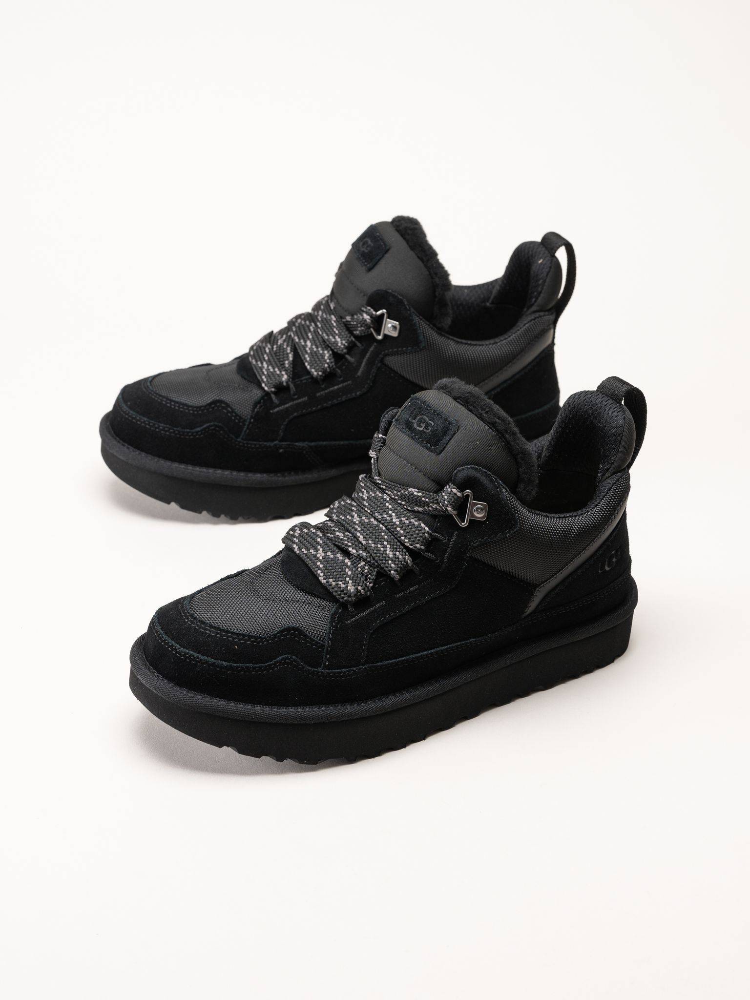 UGG - M Lowmel - Svarta ullfodrade sneakers storlek 10 (43) (10 (43))