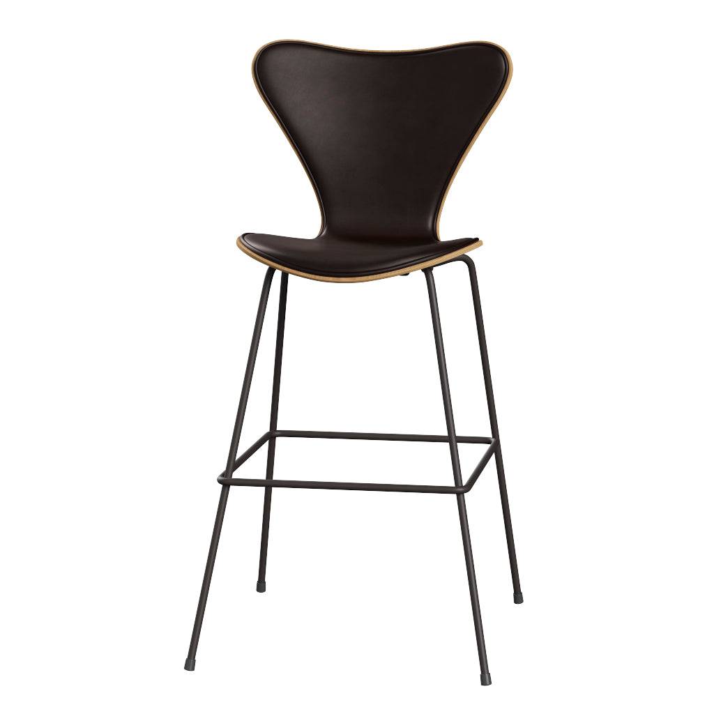 Fritz Hansen - 3197 høj barstol, naturfiner og forsidepolstret i Grace læder Eg - Mørk brun læder - Warm Graphite stel - Jacobsen Plus