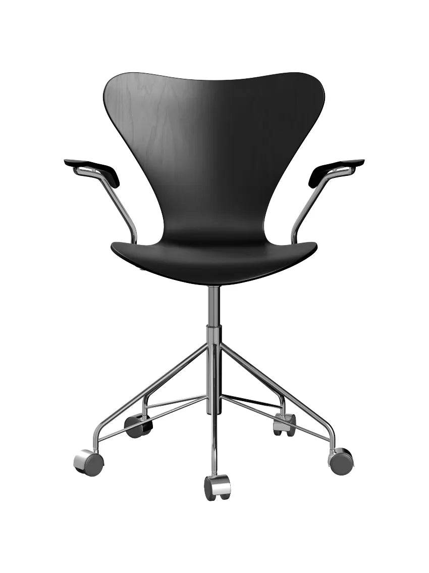 3217 Serie 7 Kontorstol af Arne Jacobsen Uden polstring / Farvet ask / Sort - Jacobsen Plus