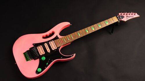 Ibanez JEM777-SK Shocking Pink 1987 – Steve Vai Signature | rosa