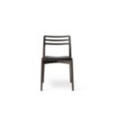 Vipp 481 Cabin Chair SH: 45,5 cm - Dark Oak w/ Black Leather