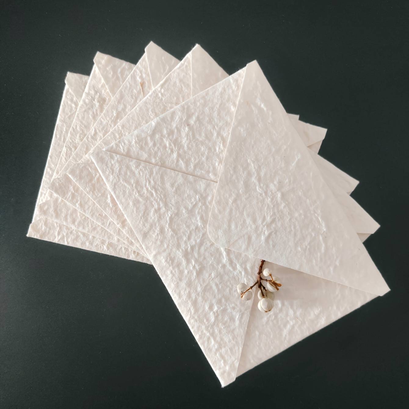 Set Of 5 White V-flap Envelopes Sized A7 - 5.31x7.28 Inches, Perfect For Gift Cards And Mailing Invitations