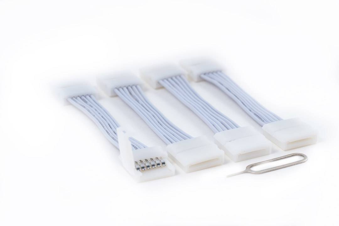 Litcessory Cut-End to Cut-End 50mm snap extension connectors 4 pack White