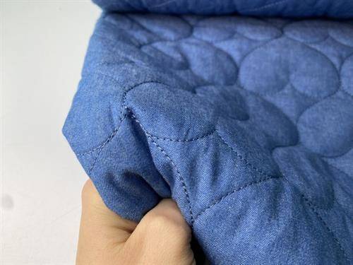 Fastvævet quiltet stof - fine hjerter i denim