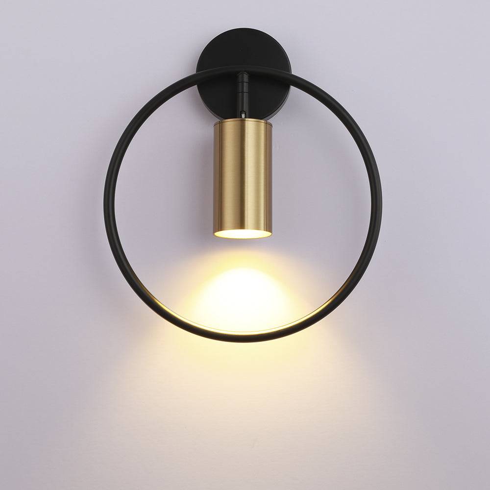 FlammeLuxe – Elegant Guld Vägglampa för Stämningsbelysning - Svart och guld / Varm vit